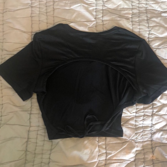 backless tee - Picture 2 of 3